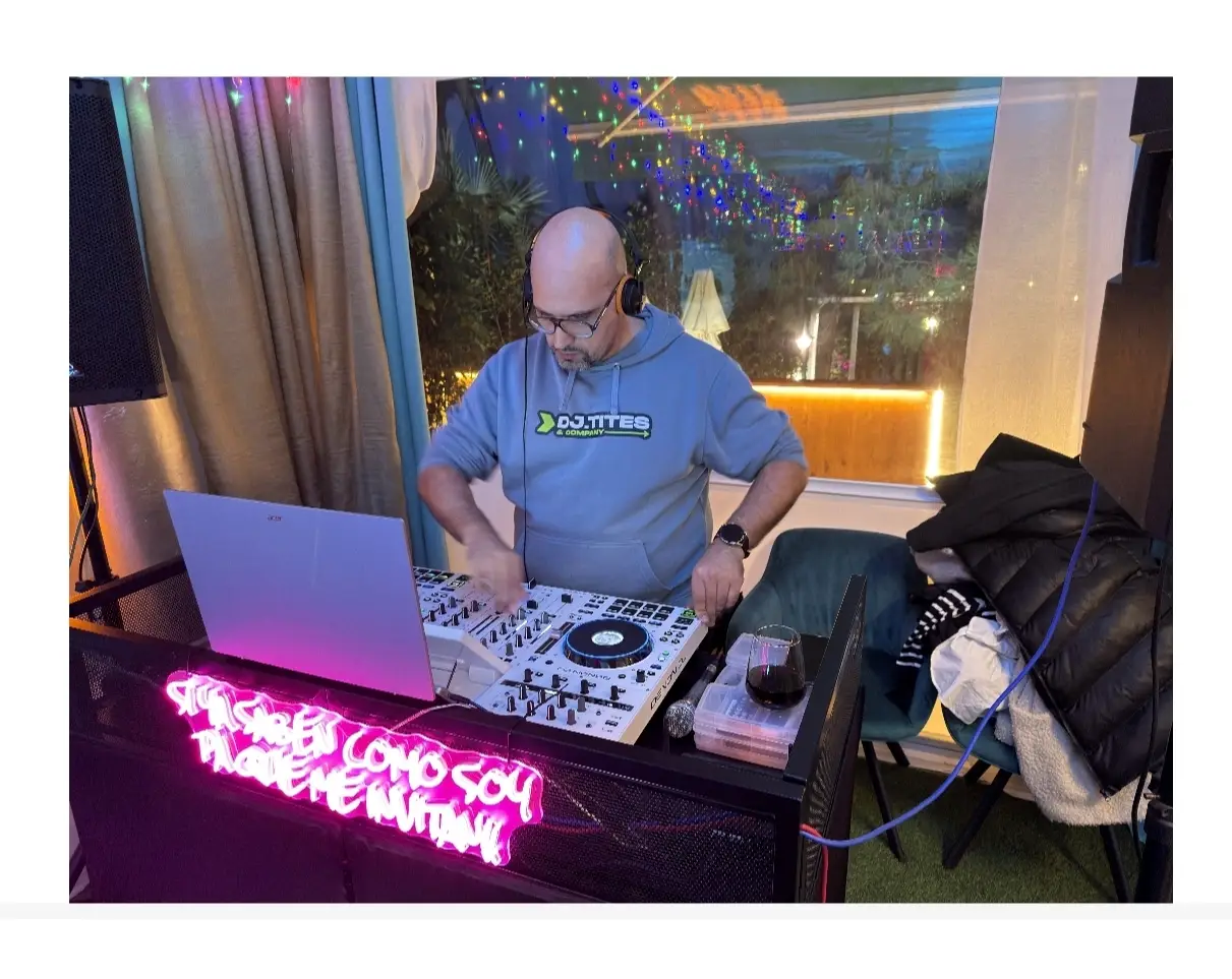 DJ para cenas de empresa en Barcelona y Tarragona