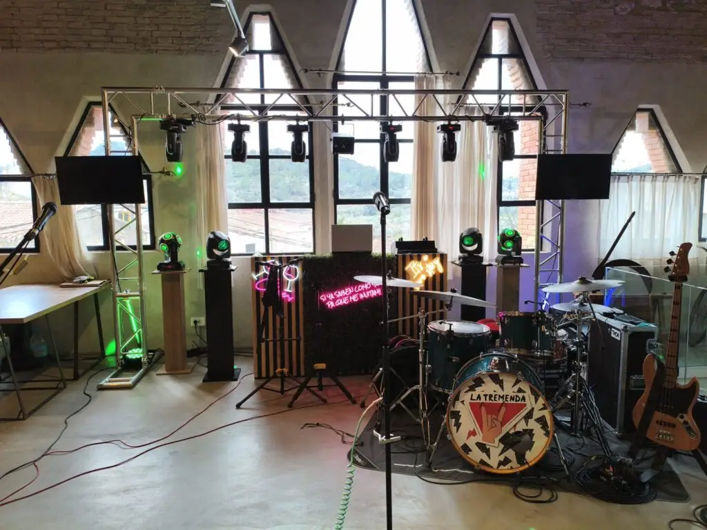 Presupuesto DJ para eventos en Tarragona con equipo de sonido profesional